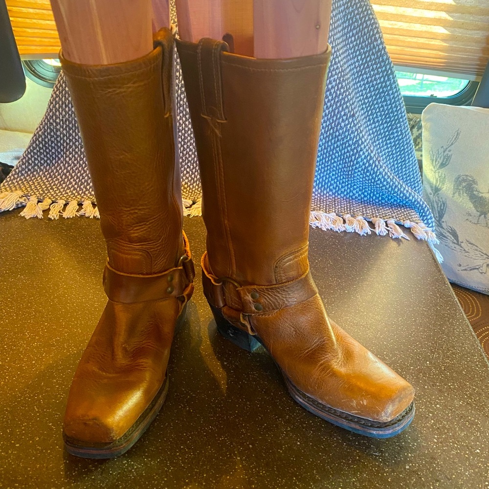 frye size 7 M, harness,  copper color.